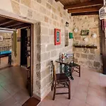 Secret Garden - Old Town Apartment Rhodes City