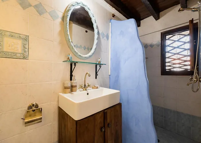 Secret Garden - Old Town Apartment Rhodes City