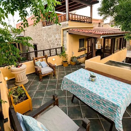 Secret Garden - Old Town Апартаменти *